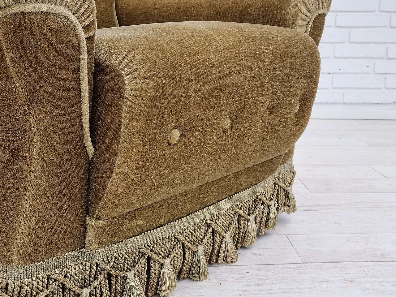 Green velvet armchair with fringes and tassels, 1970s 2