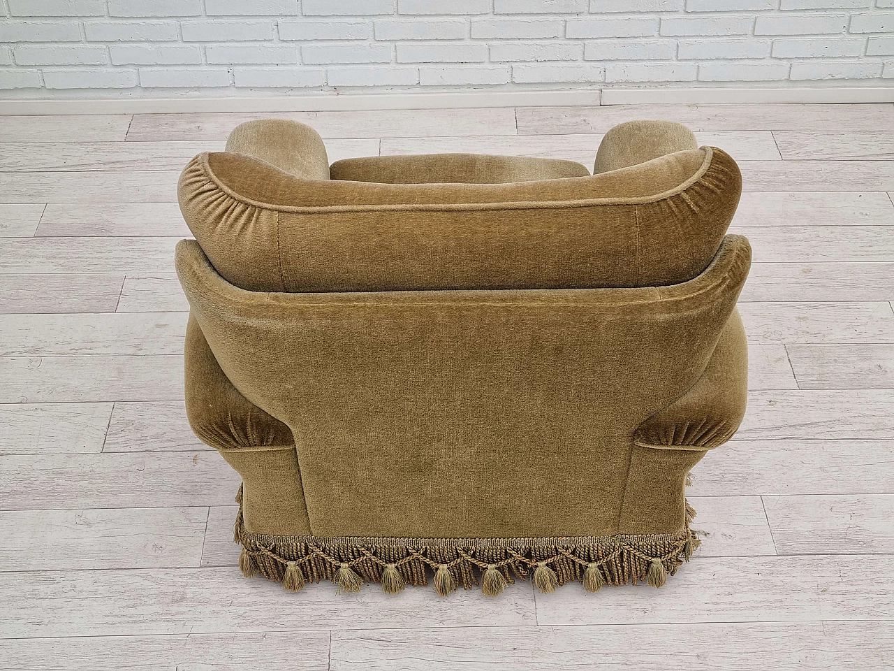 Green velvet armchair with fringes and tassels, 1970s 9
