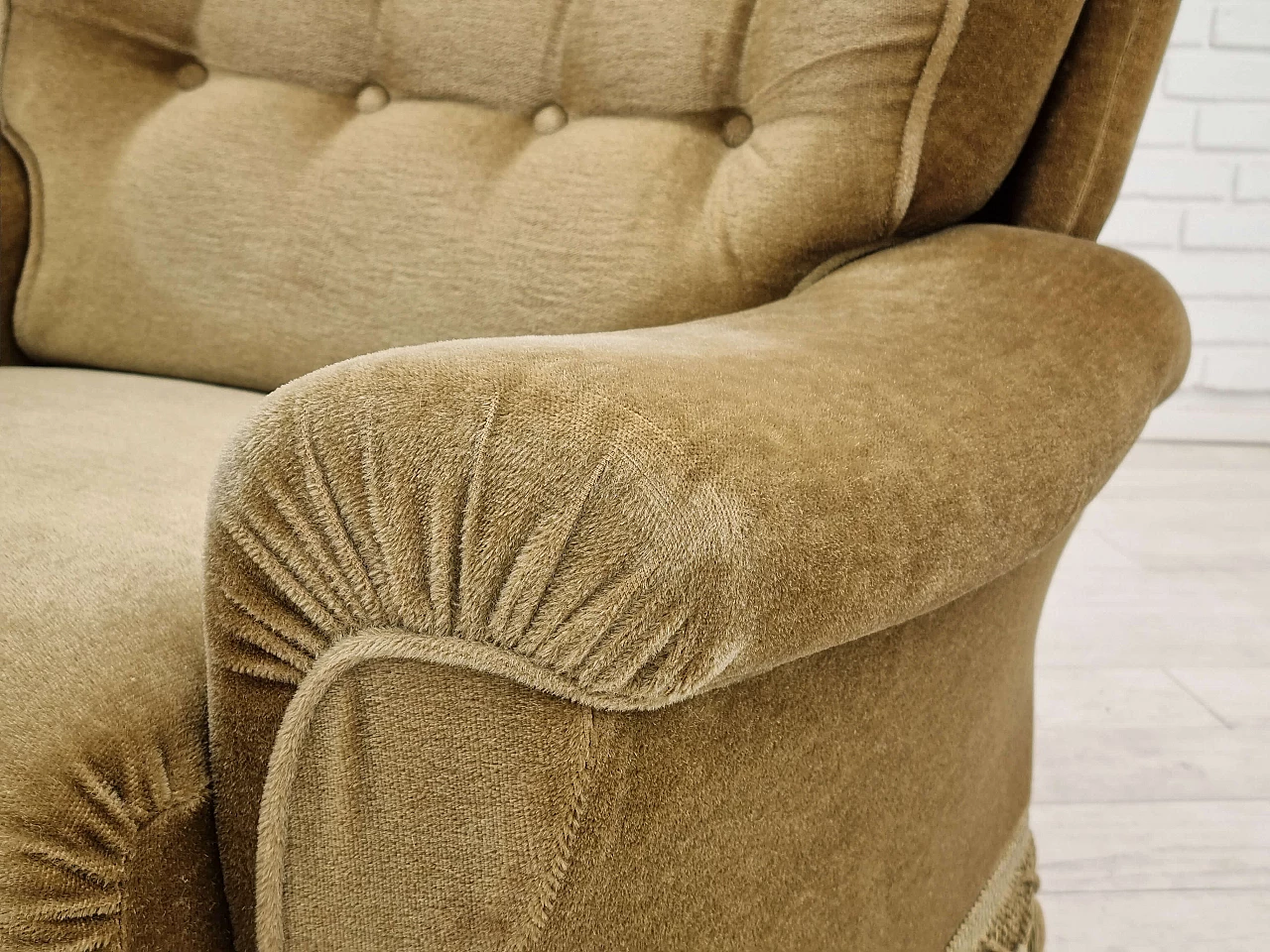Green velvet armchair with fringes and tassels, 1970s 12