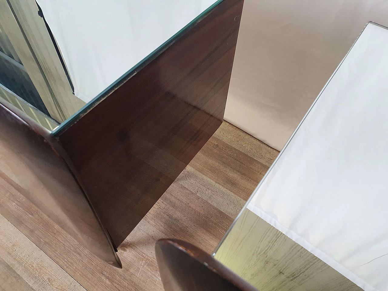 Pair of bedside tables with mirrored top and compartment drawers, 1940s 6