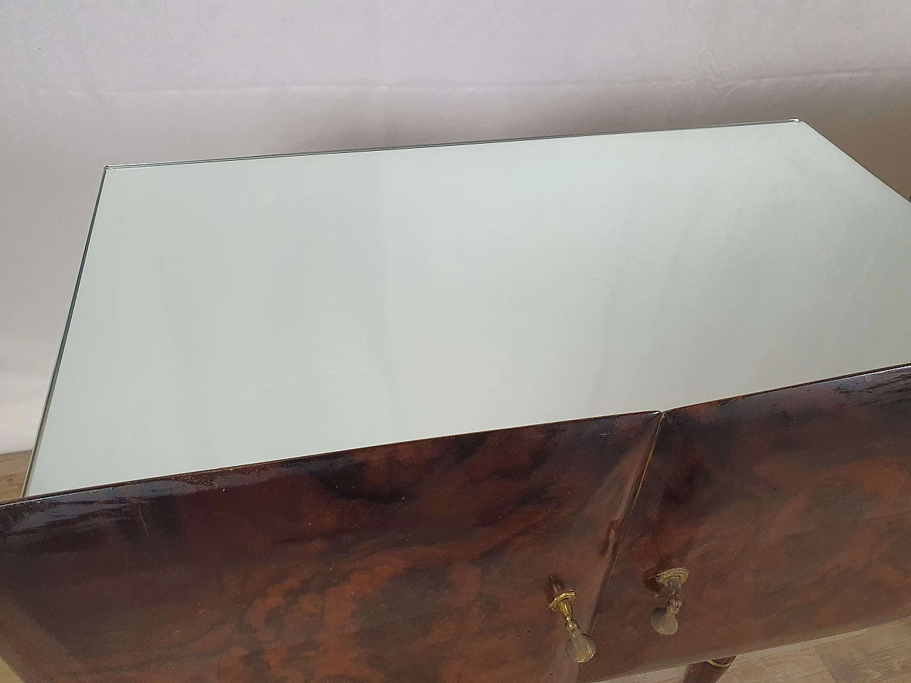 Pair of bedside tables with mirrored top and compartment drawers, 1940s 7