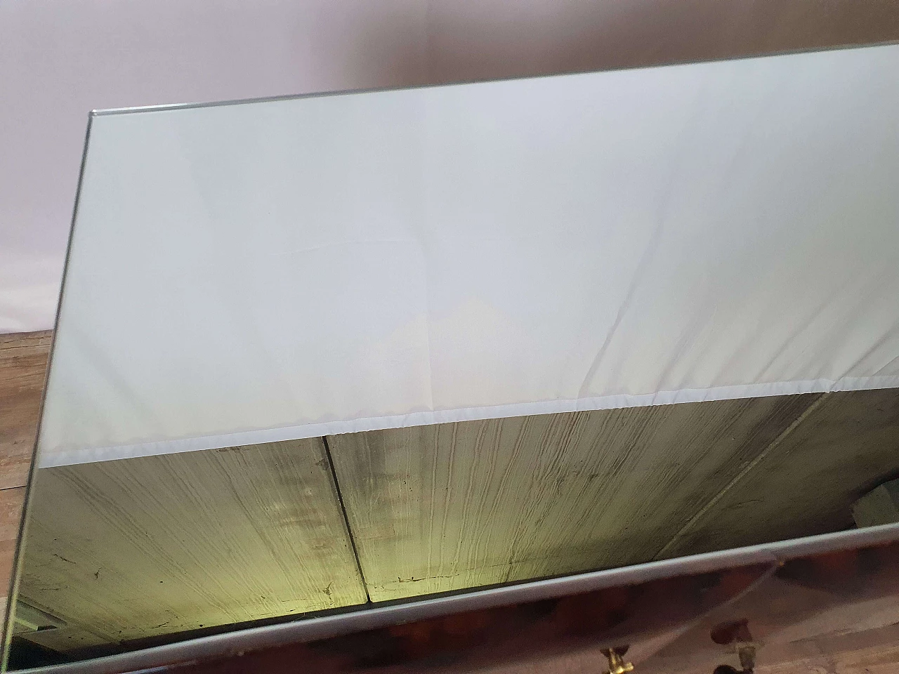 Pair of bedside tables with mirrored top and compartment drawers, 1940s 8