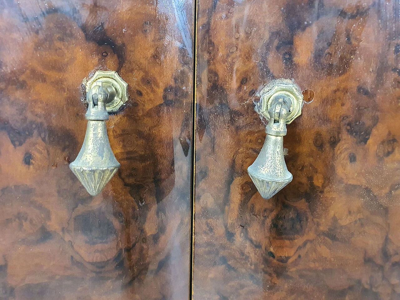 Pair of bedside tables with mirrored top and compartment drawers, 1940s 11