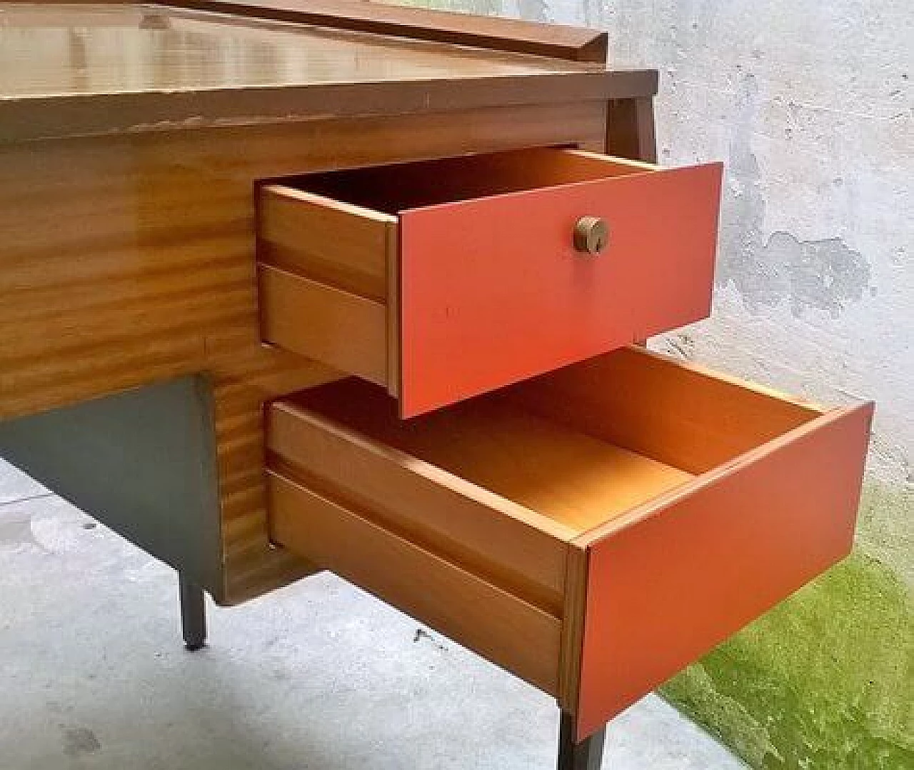 Scrivania in teak attribuita a Gio Ponti per Dassi, anni '50 5