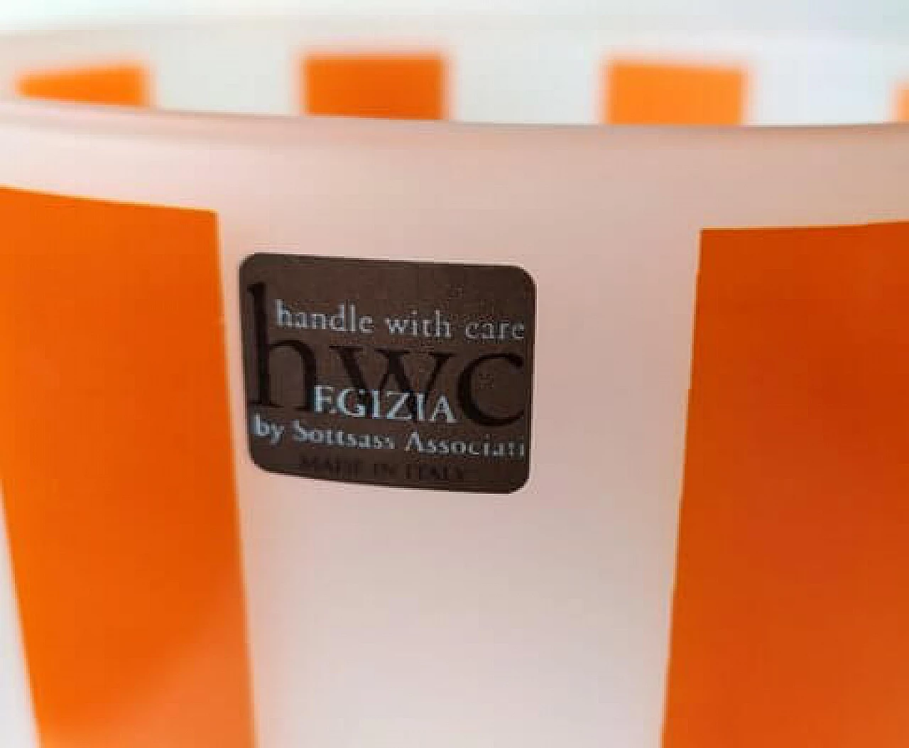 Coppia di vasi in vetro di James Irvine per Egizia, anni '90 7