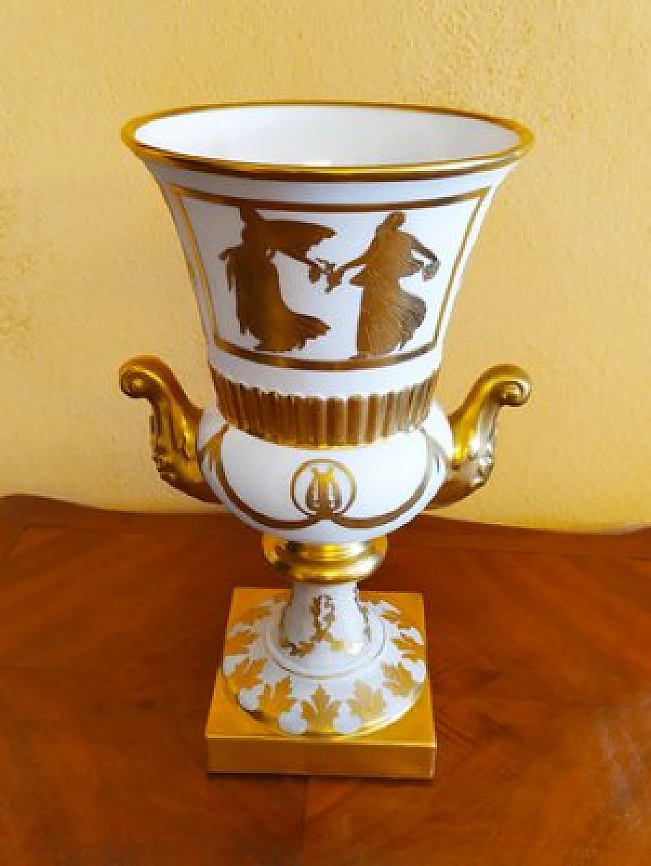Porcelain vase with 24 kt gold decoration by Arrigo Finzi, 1950s 1