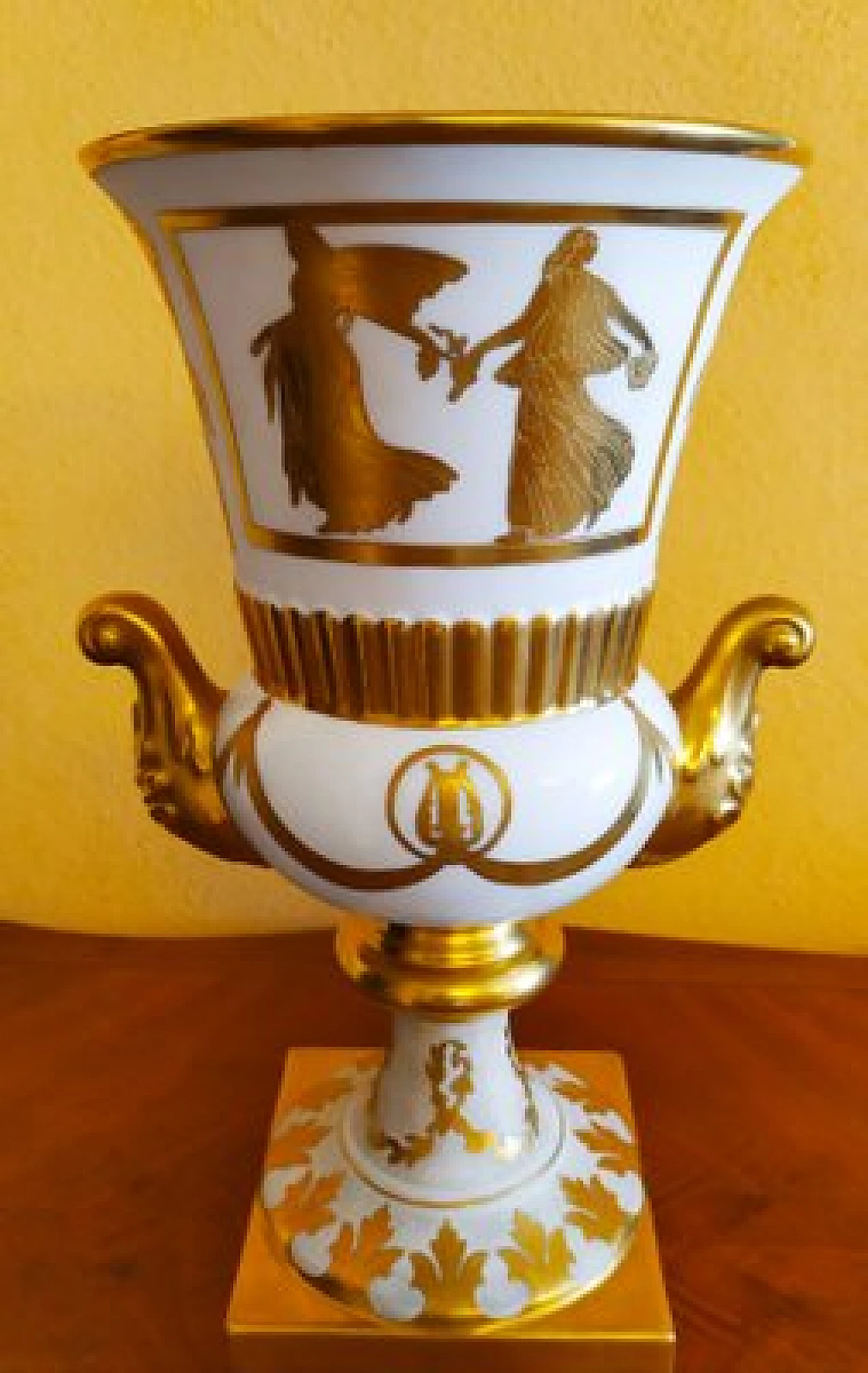Porcelain vase with 24 kt gold decoration by Arrigo Finzi, 1950s 4