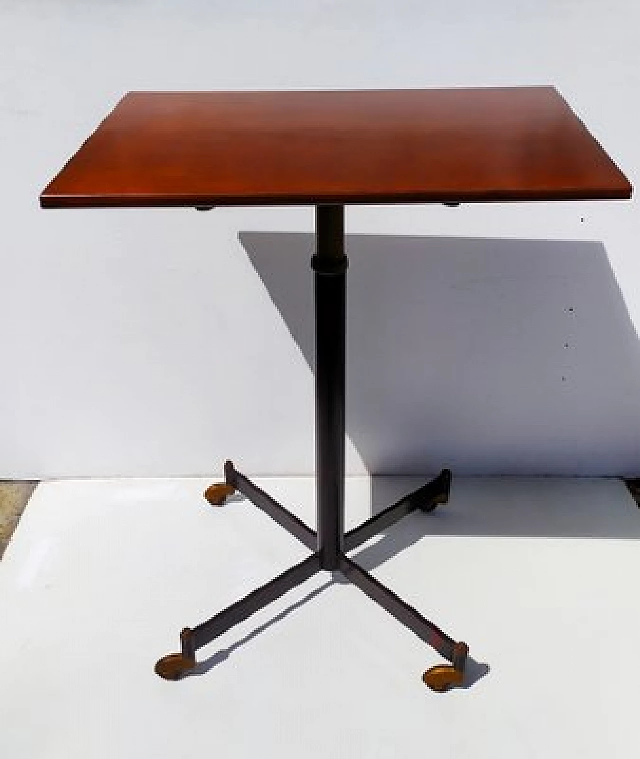 TV table with wooden top and wheels by Ignazio Gardella, 1950s 1