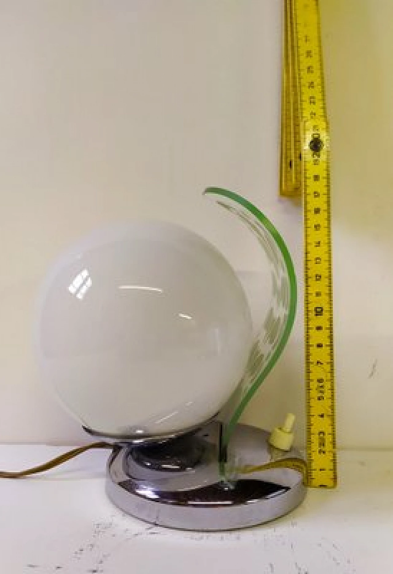 Pair of Art Decò table lamps with etched glass, 1920s 3