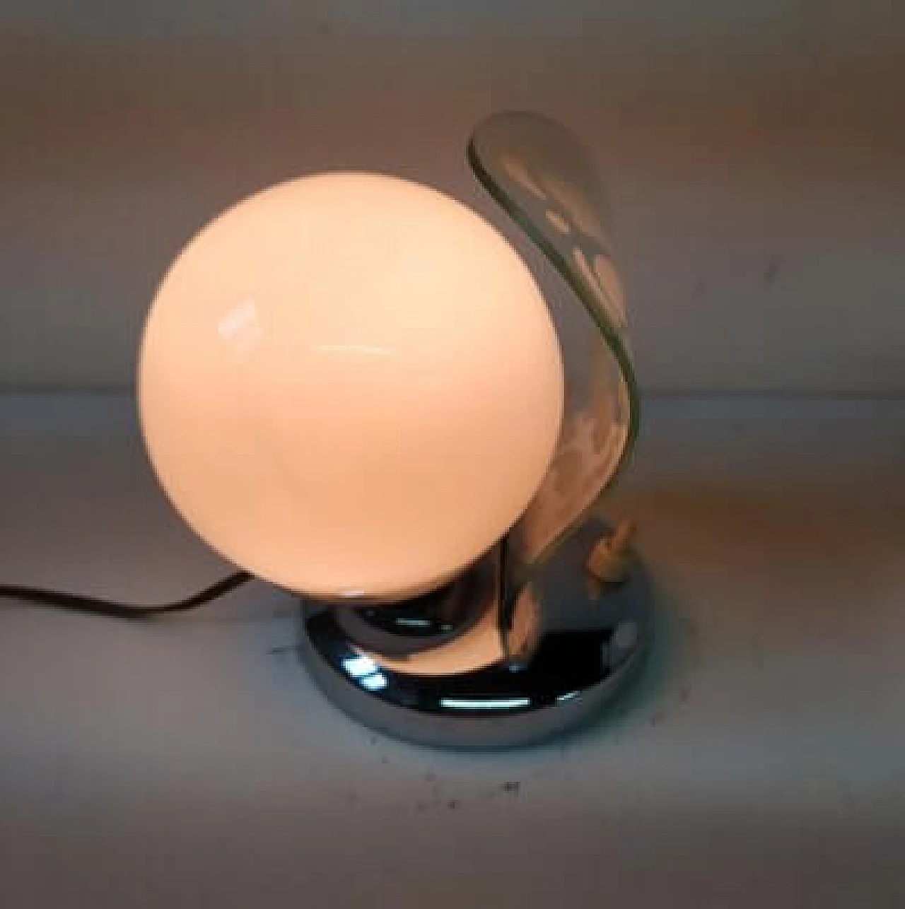 Pair of Art Decò table lamps with etched glass, 1920s 8