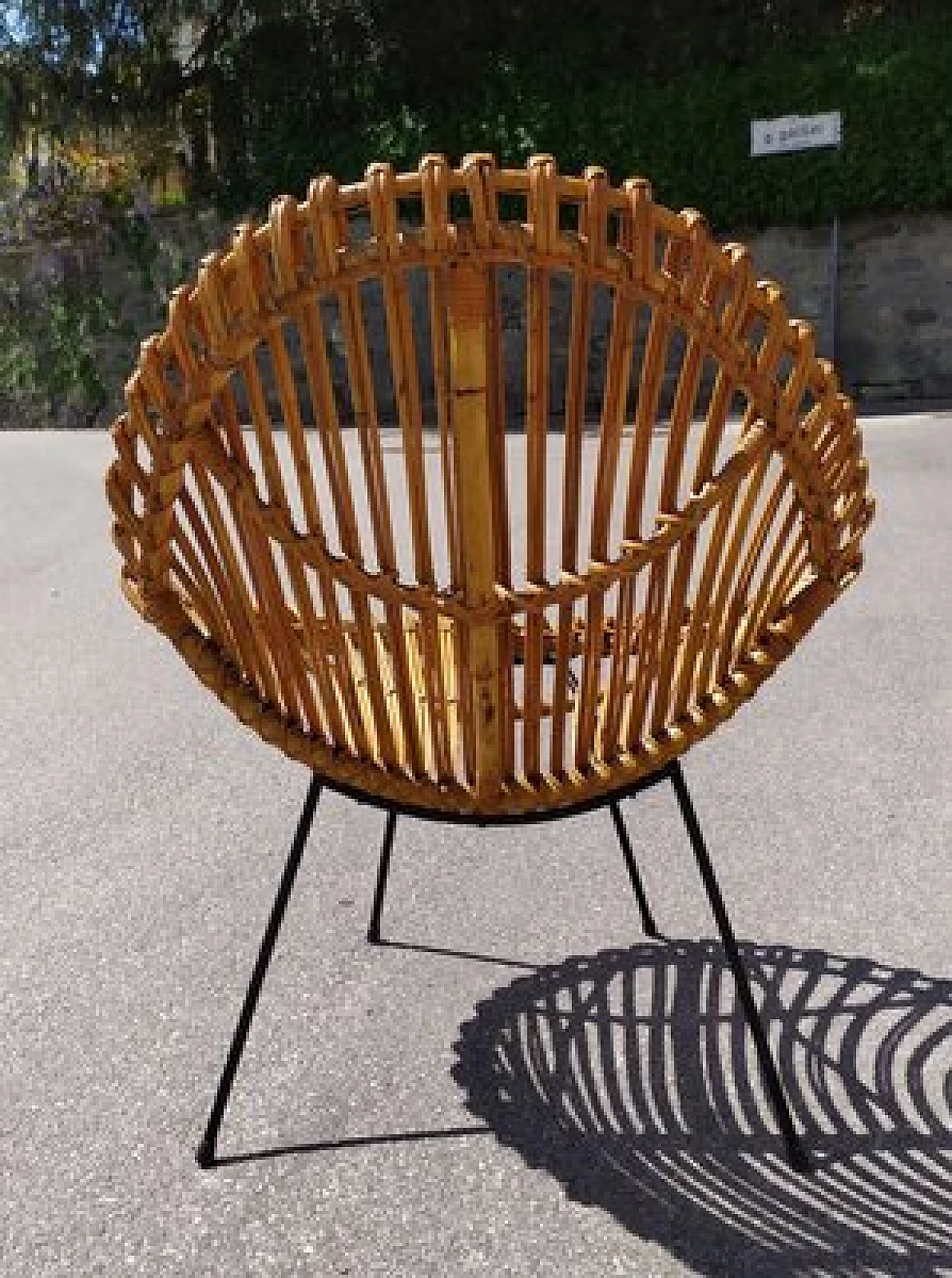 Rattan egg chair with metal legs, 1950s 4