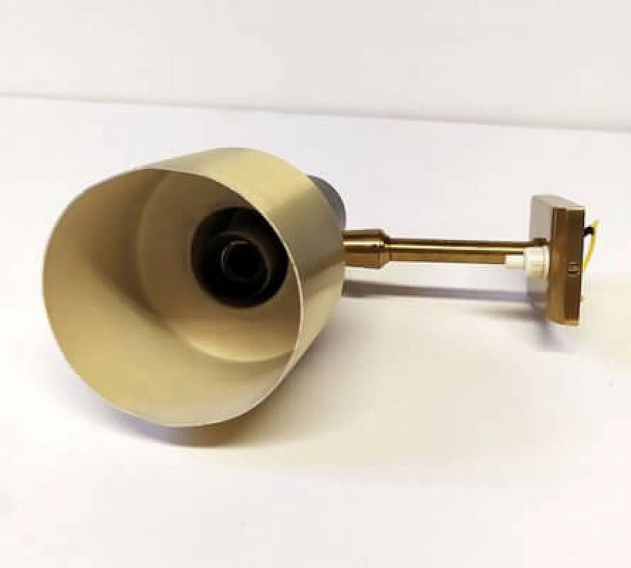 Aluminum and brass sconce by Stilnovo, 1950s 5