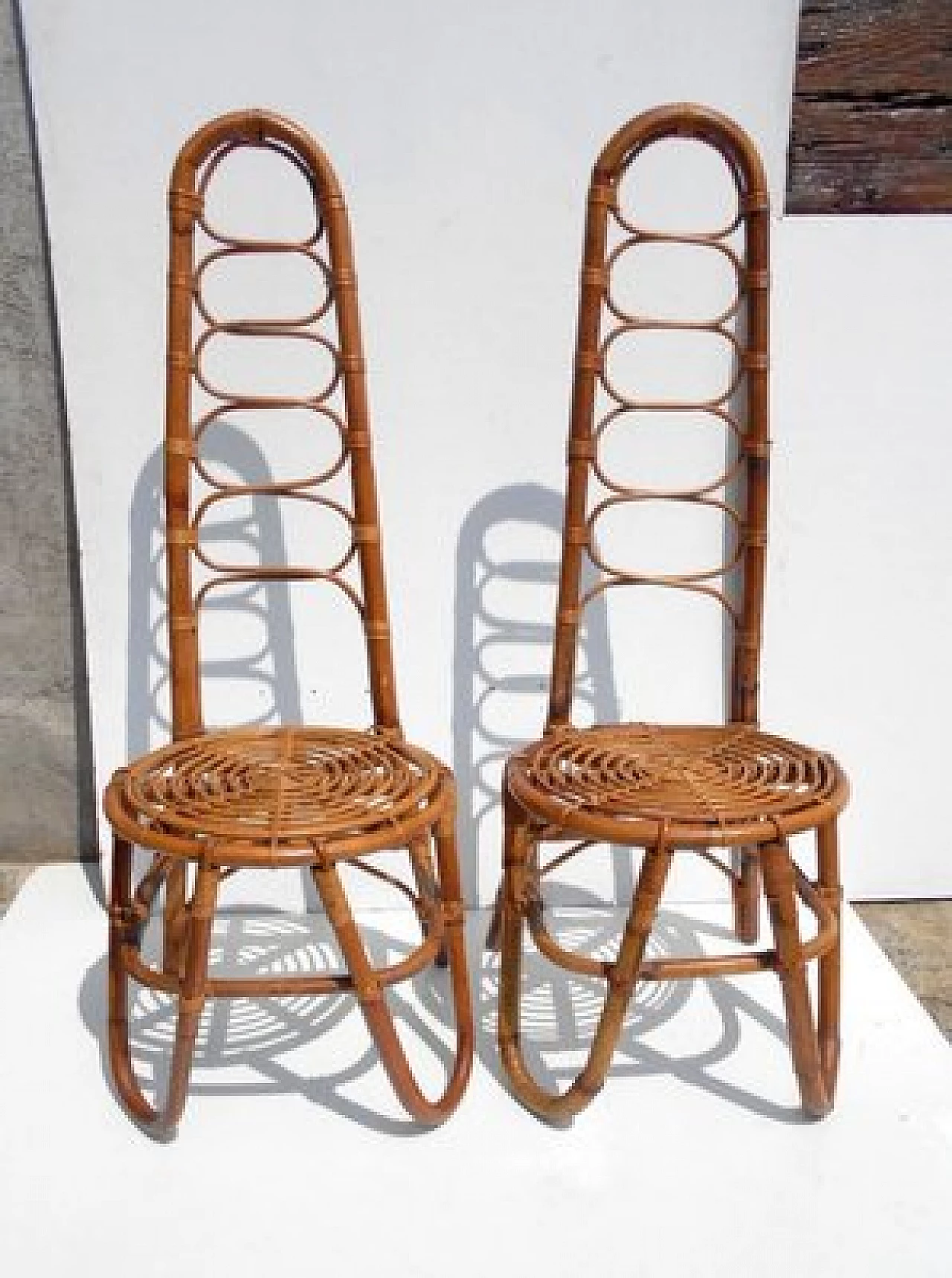 Coppia di sedie in rattan nello stile di Dirk van Sliedregt, anni '50 1