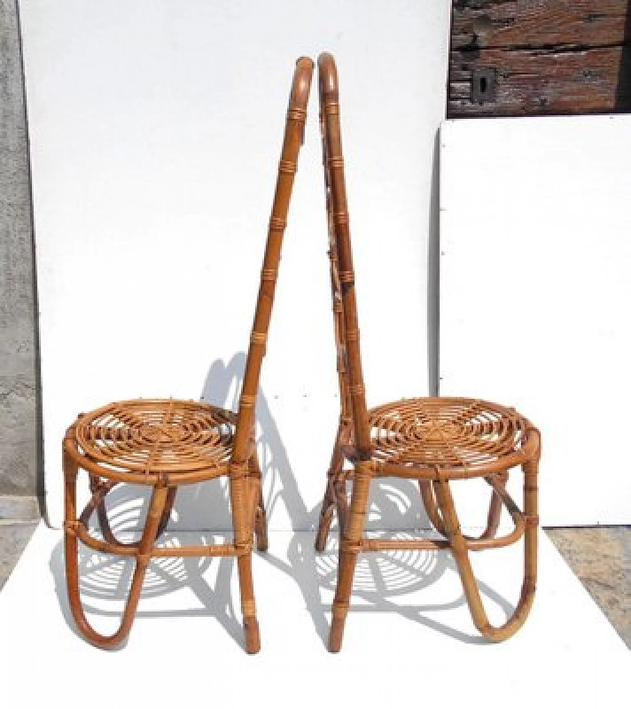 Coppia di sedie in rattan nello stile di Dirk van Sliedregt, anni '50 3