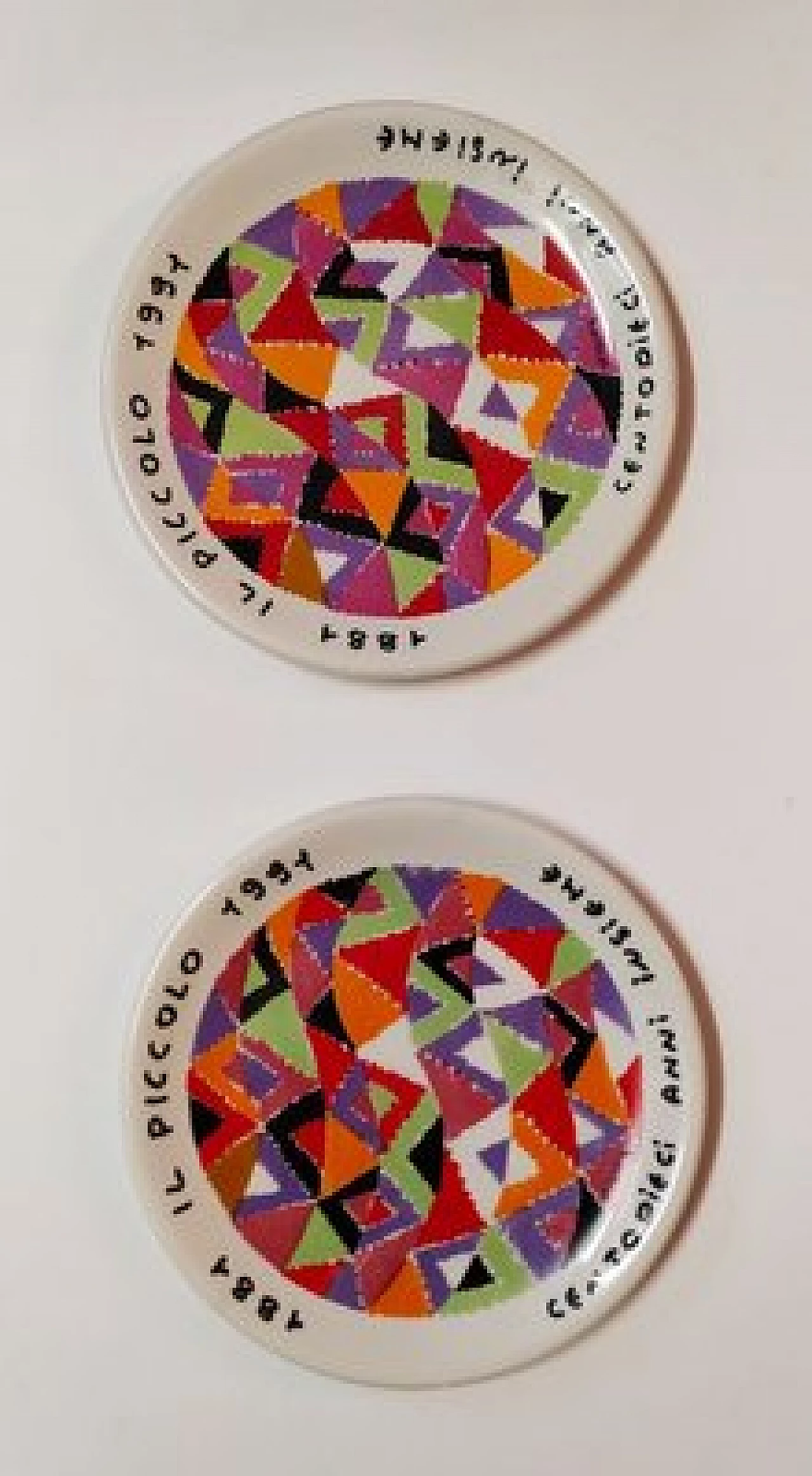Coppia di piatti in ceramica di Ottavio Missoni, 1991 2