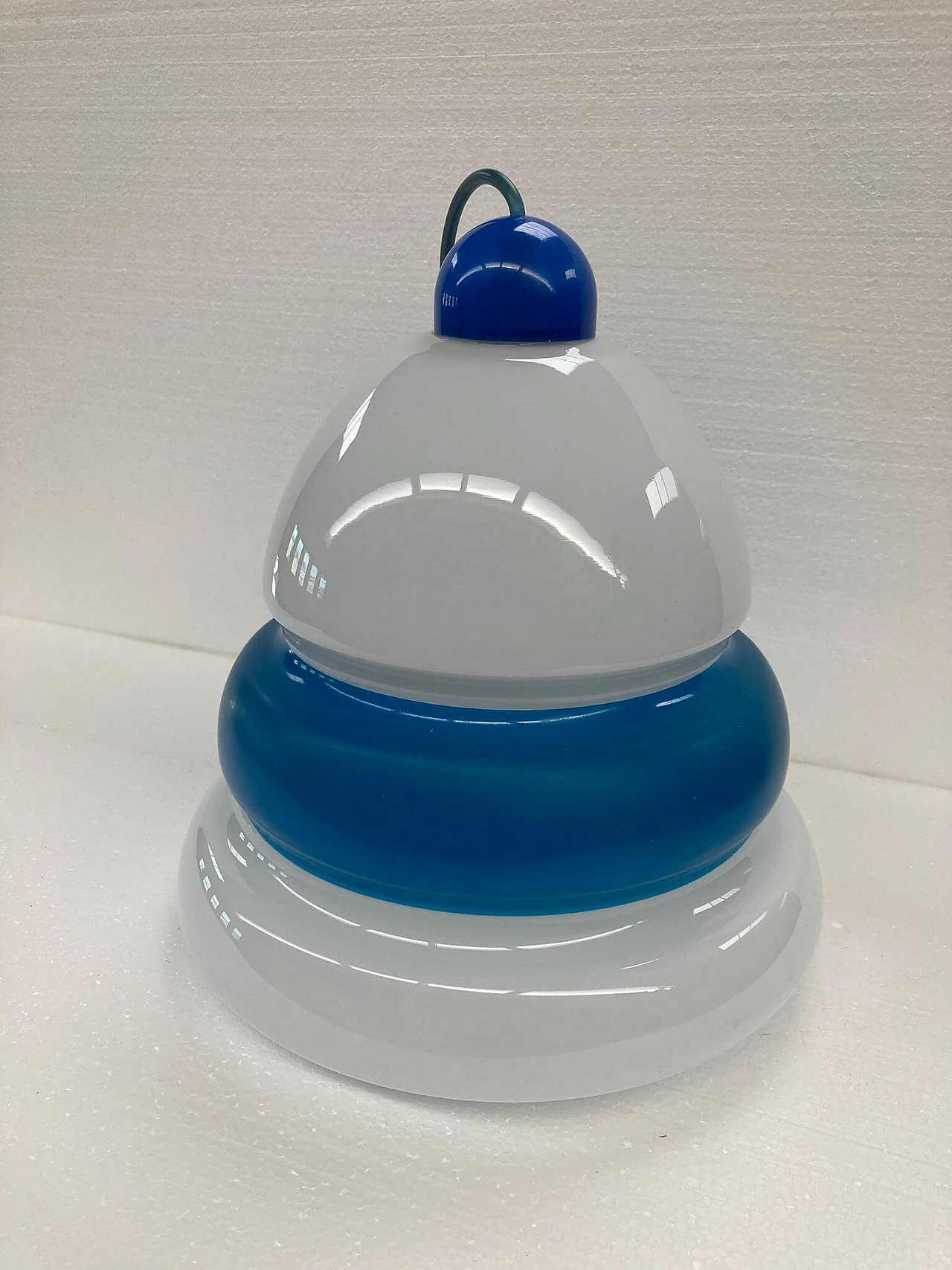 Lampada da soffitto in vetro opalino e plastica, anni '60 1