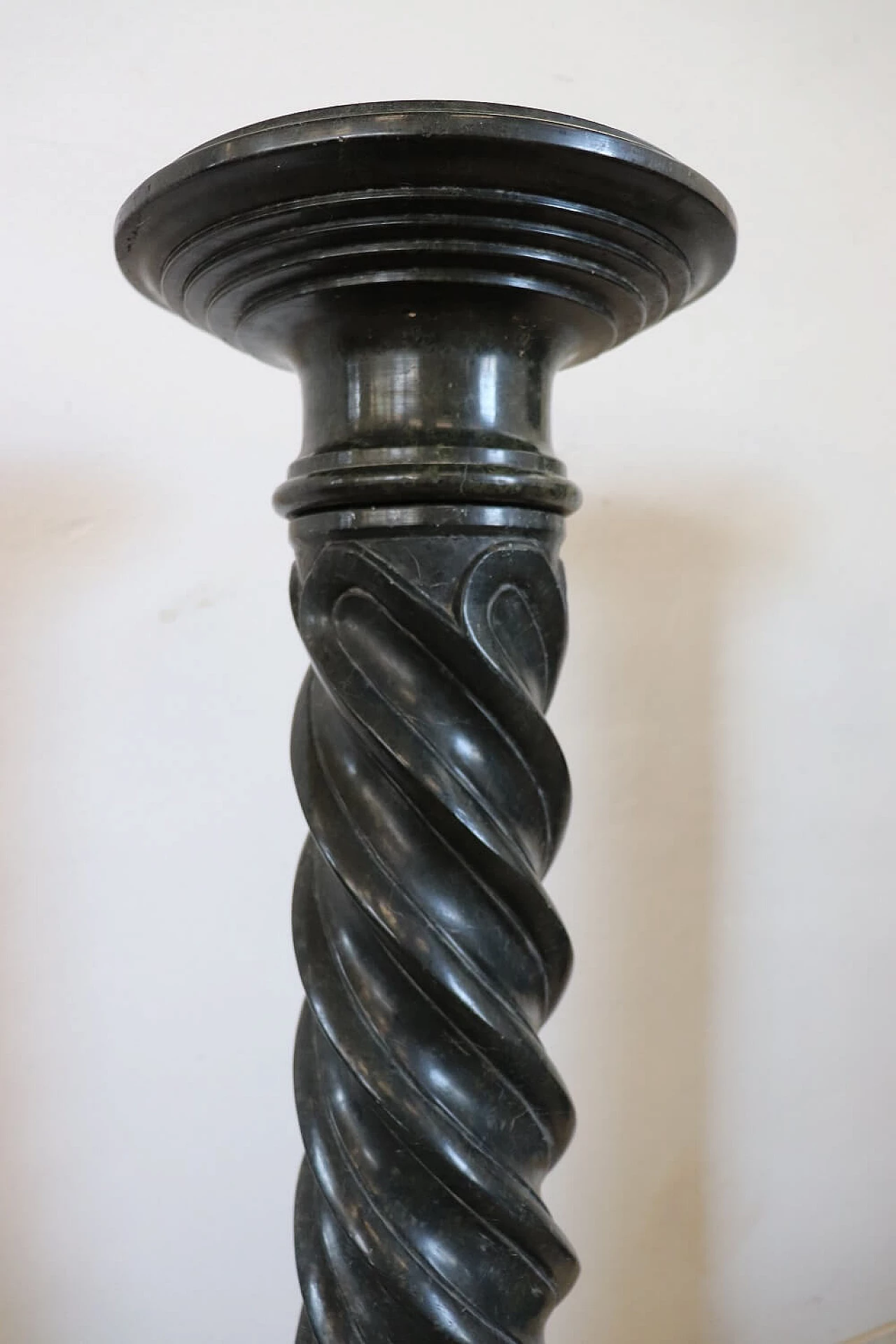 Green marble column carved in twisting shape, late 19th century 5