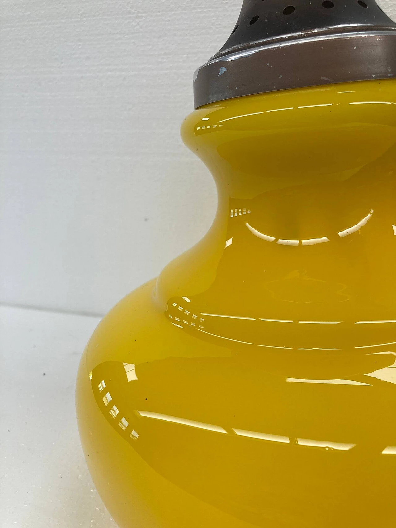 Lampada da soffitto in vetro giallo e plastica, anni '60 4
