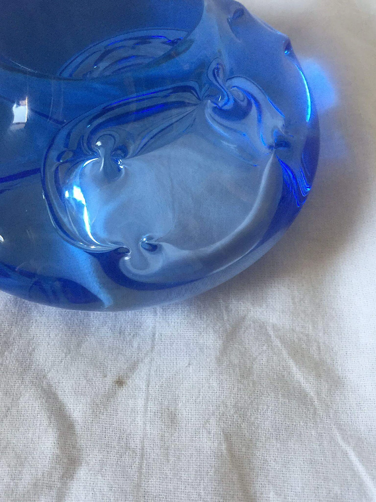 Barovier style blue Murano glass ashtray, 1970s 6