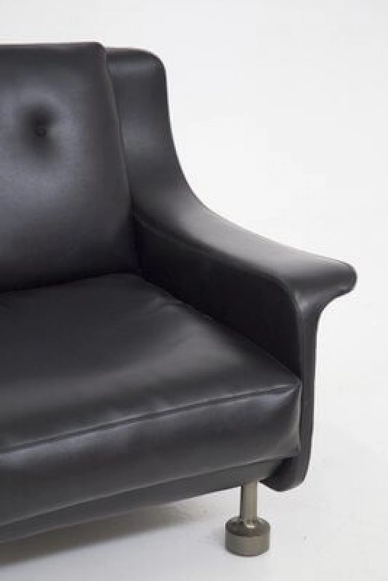 Pair of black leather armchairs attributed to Luigi Caccia Dominioni, 1960s 2