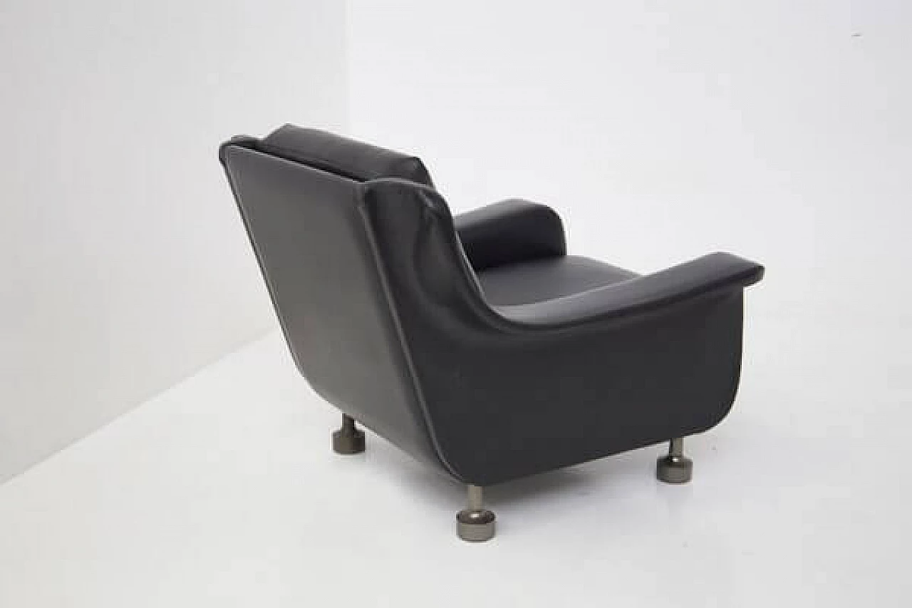 Pair of black leather armchairs attributed to Luigi Caccia Dominioni, 1960s 3