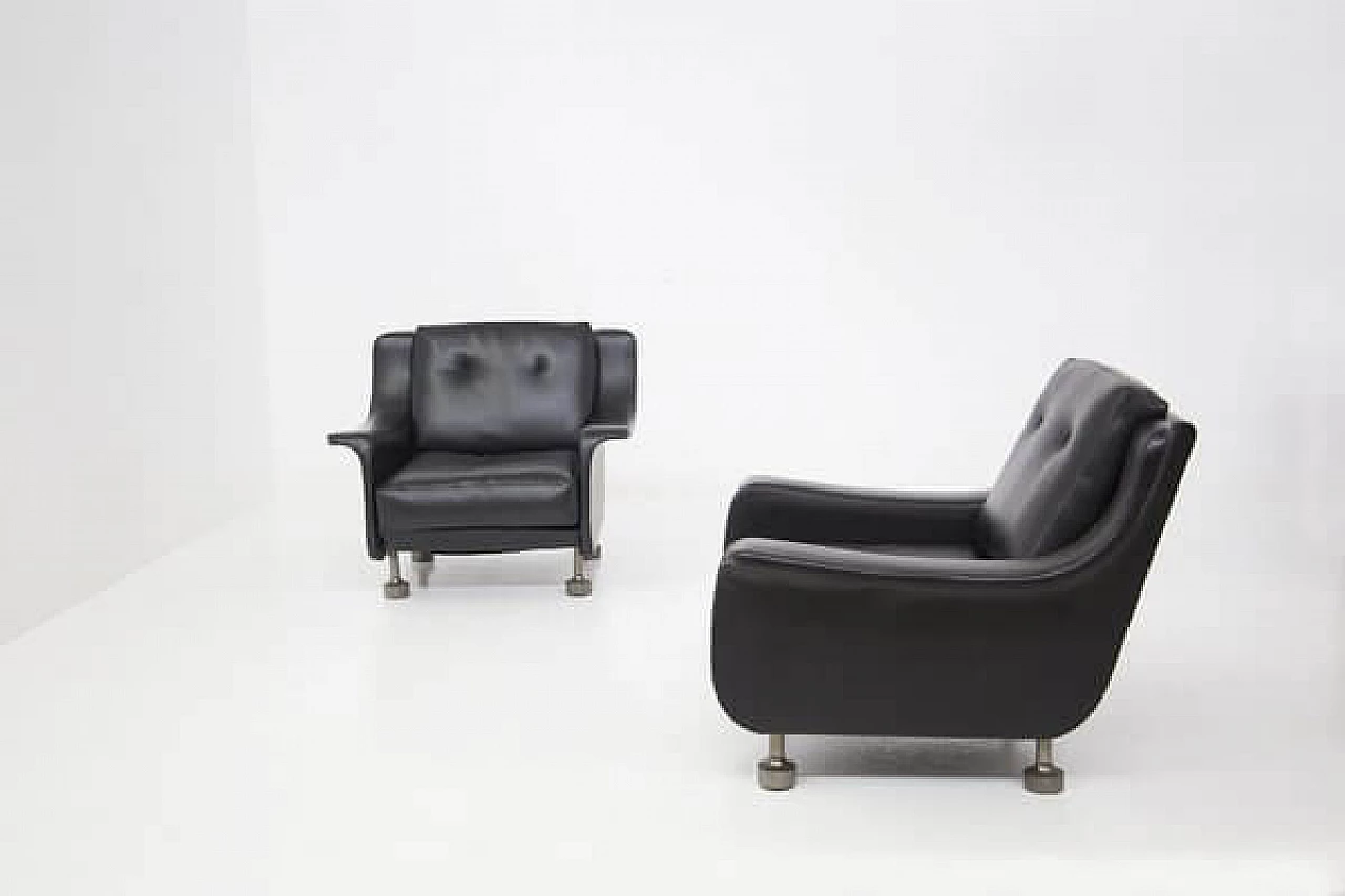 Pair of black leather armchairs attributed to Luigi Caccia Dominioni, 1960s 8