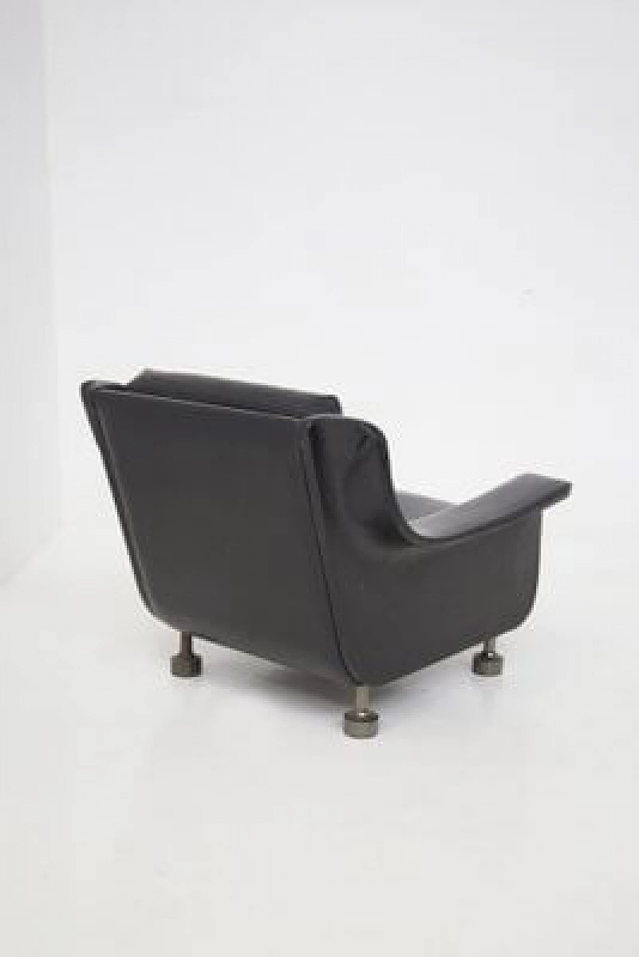 Pair of black leather armchairs attributed to Luigi Caccia Dominioni, 1960s 13