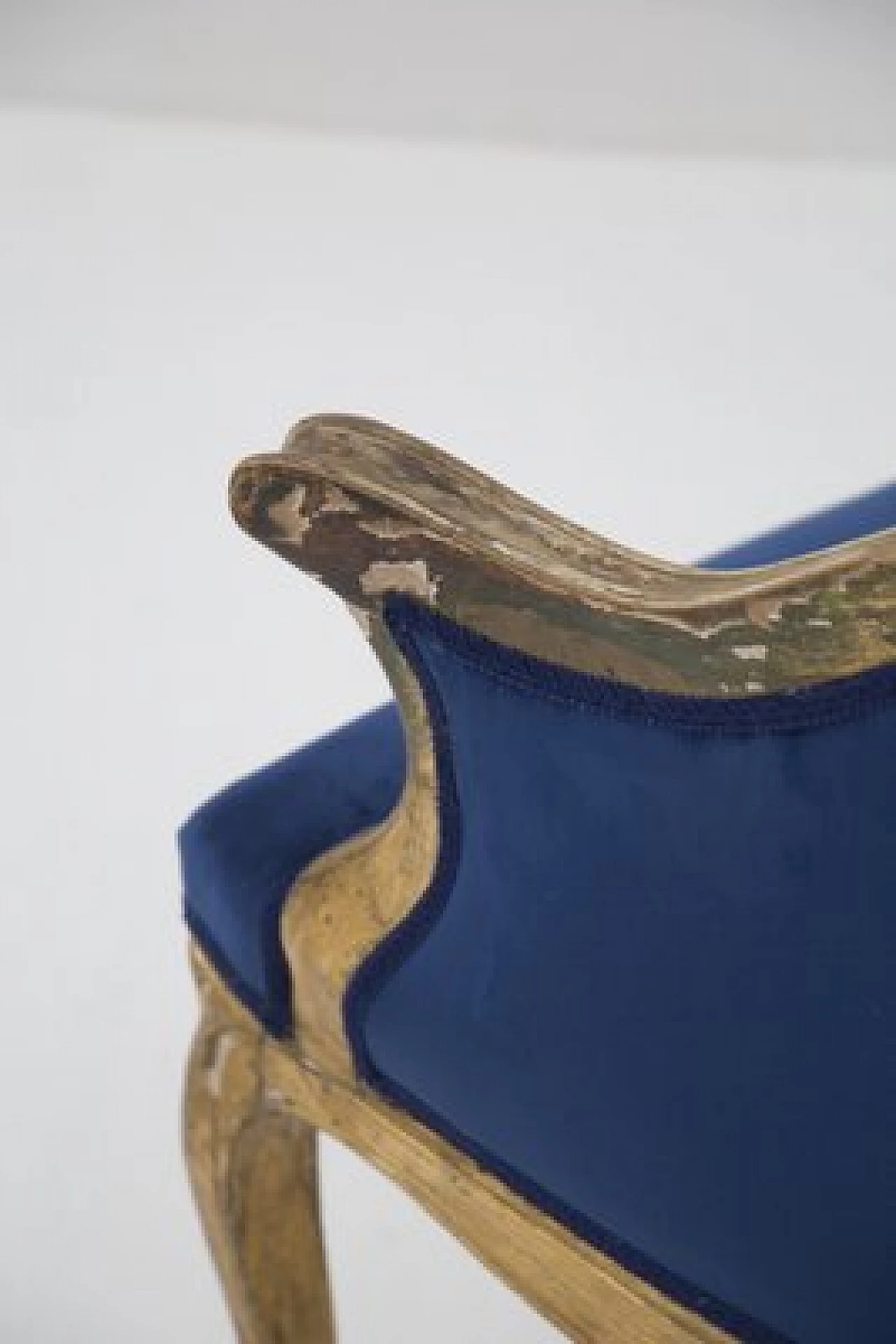 Poltrona in velluto blu e legno dorato, '800 11