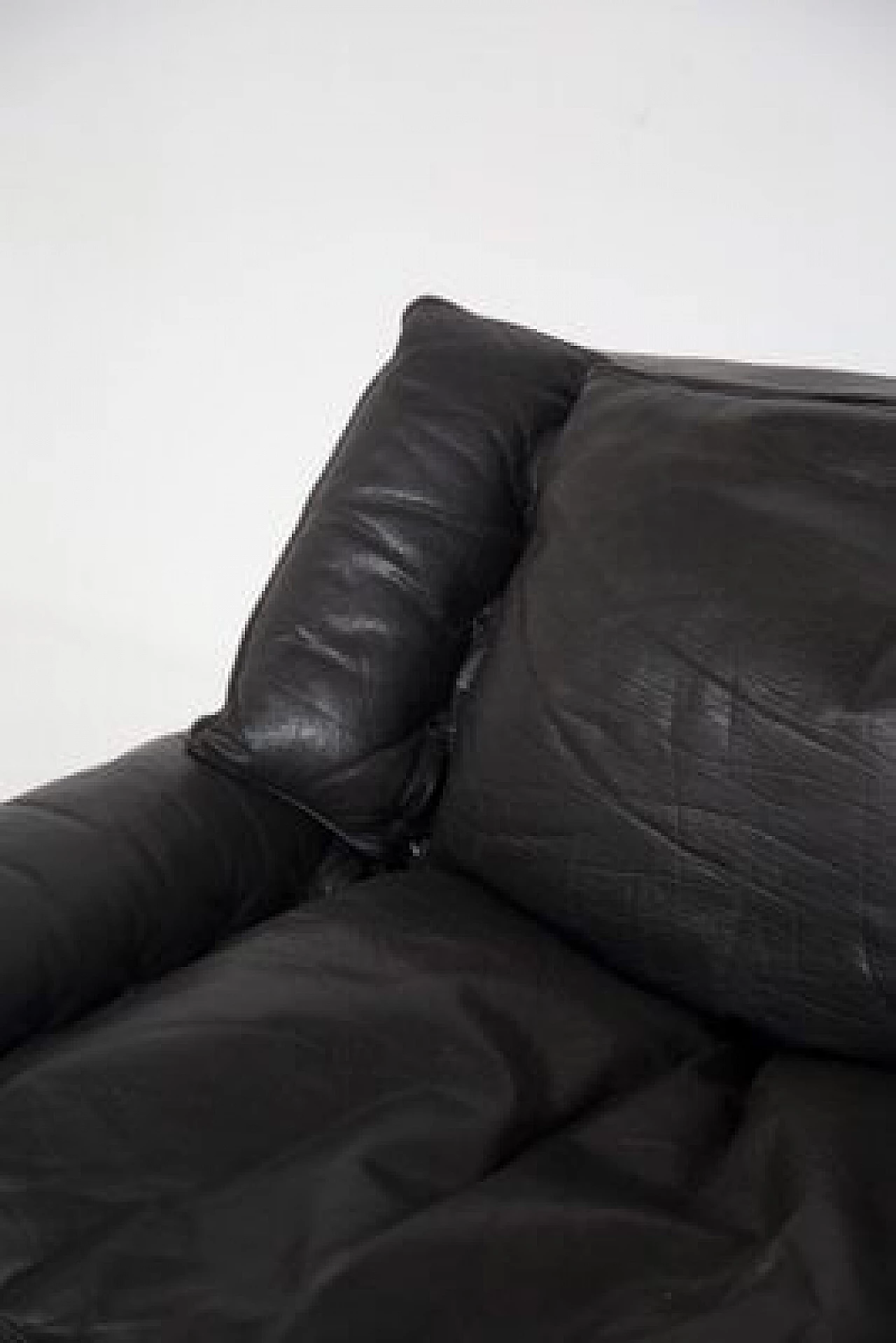 Pair of leather and steel armchairs by Luciano Frigerio, 1960s 5