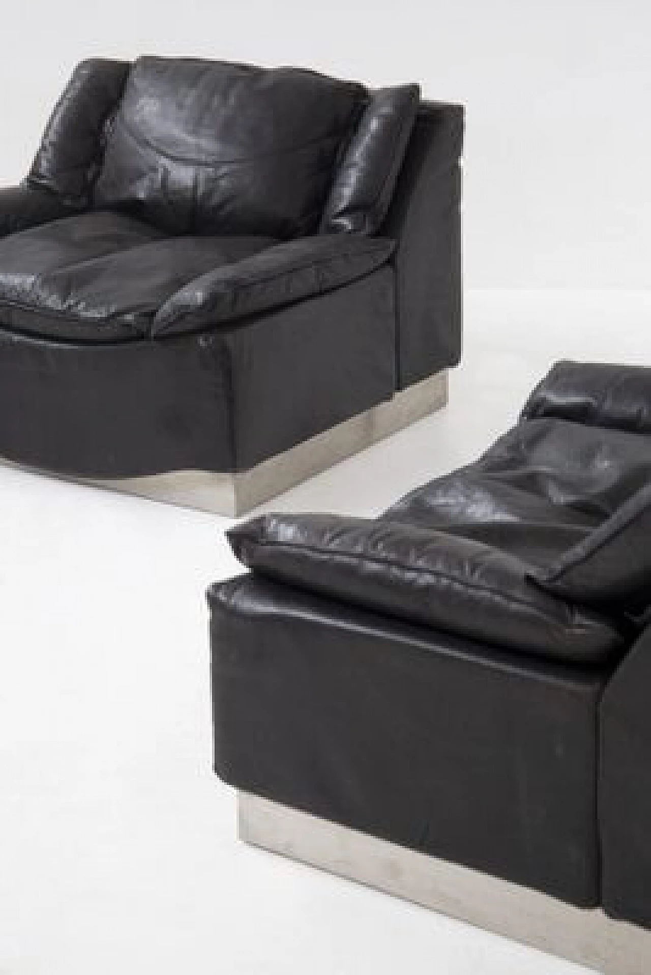 Pair of leather and steel armchairs by Luciano Frigerio, 1960s 8