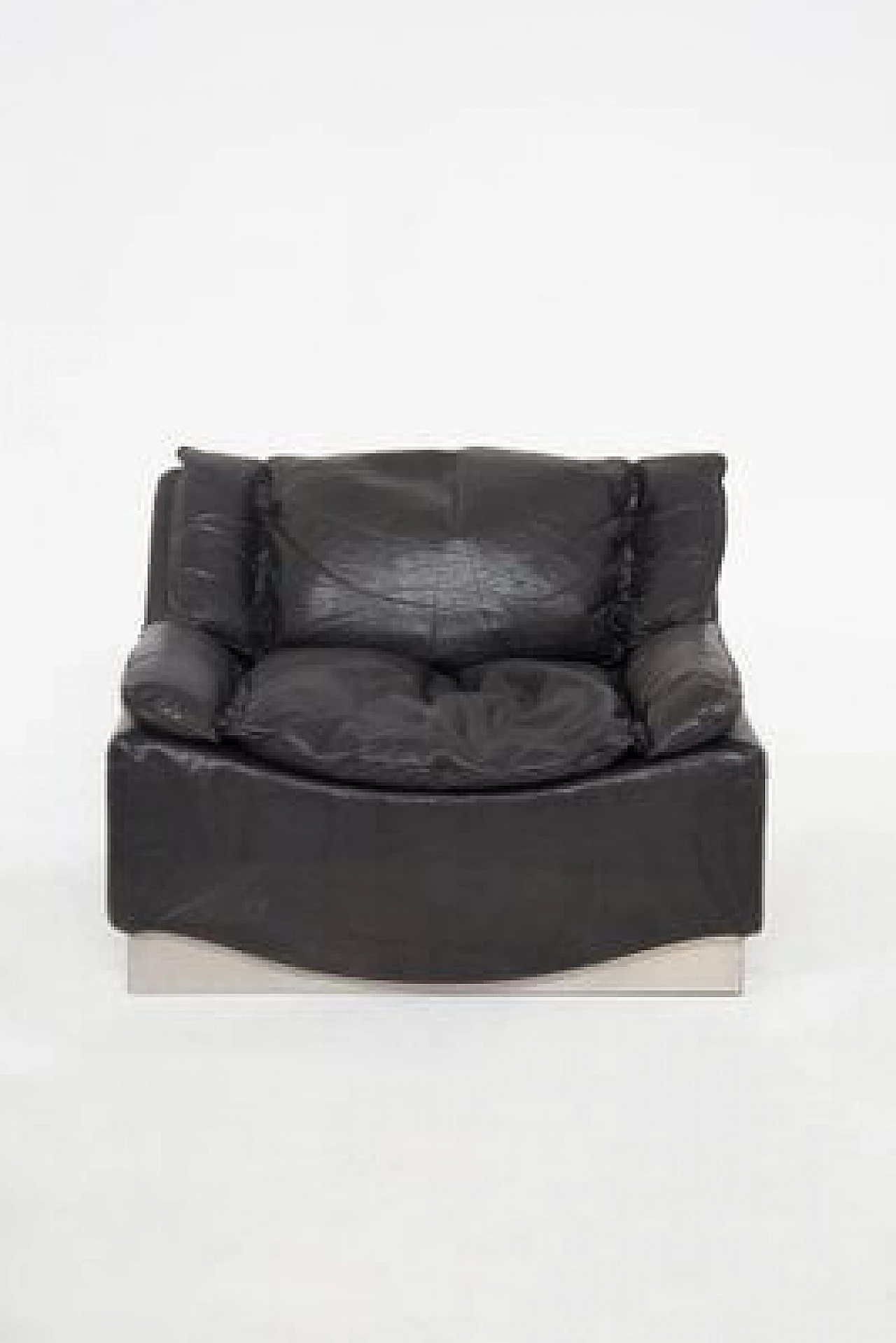 Pair of leather and steel armchairs by Luciano Frigerio, 1960s 9