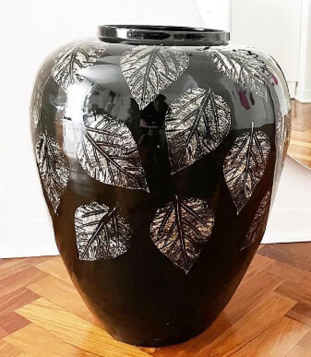 Black lacquered bamboo vase with gilded decoration, 1960s 1