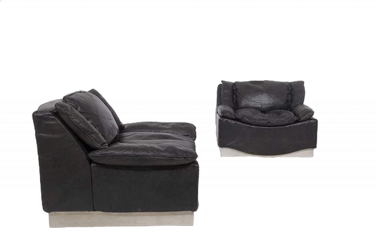 Pair of leather and steel armchairs by Luciano Frigerio, 1960s 11