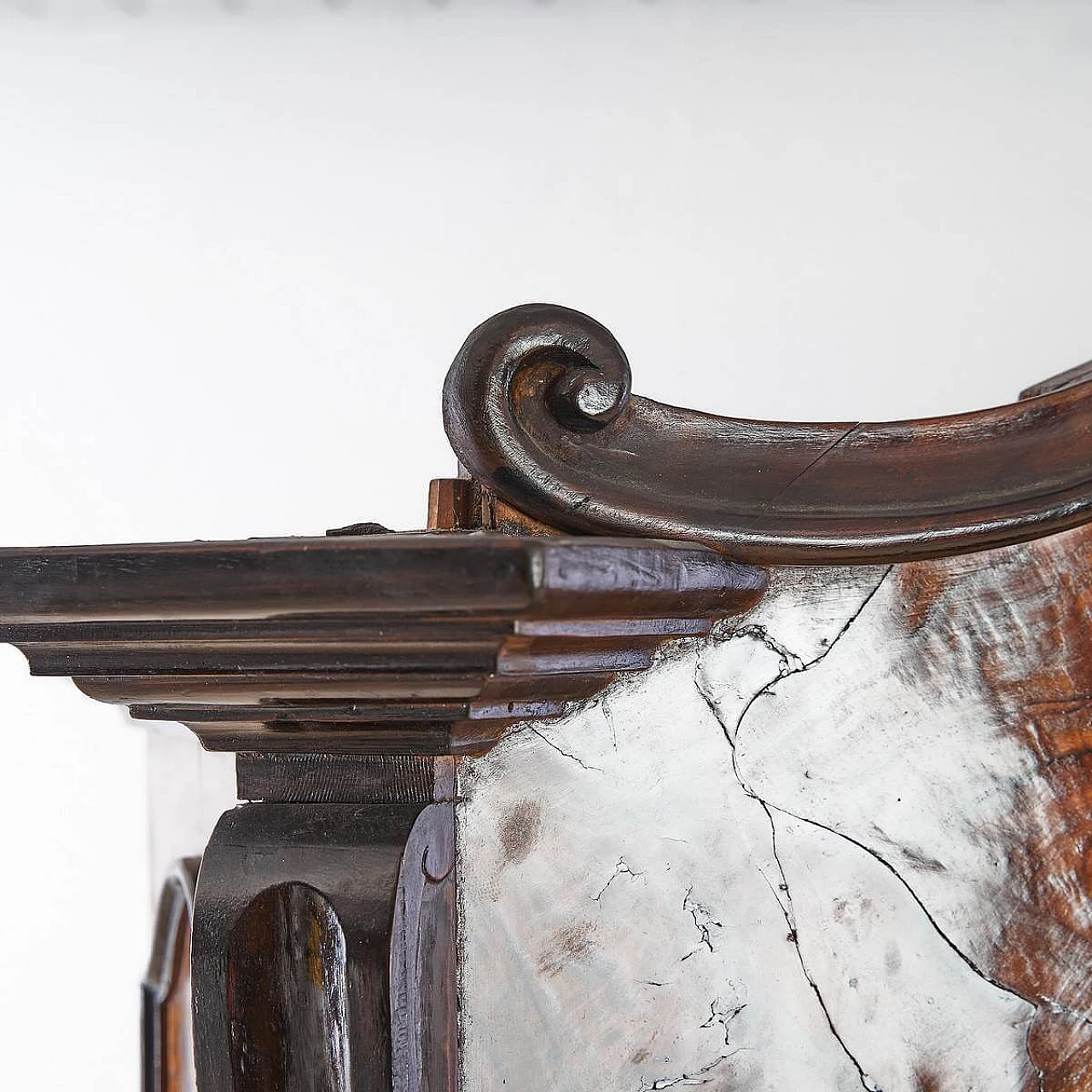 Trumeau in legno con anta a ribalta e vetrina, '700 13