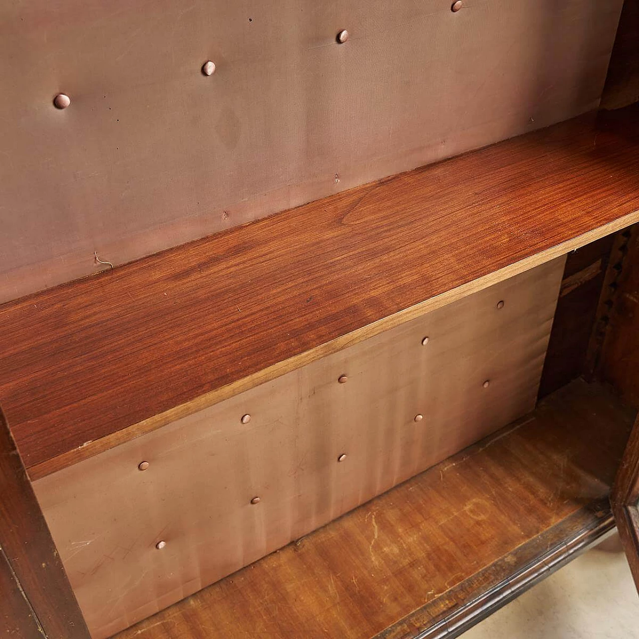 Libreria a due scaffali con vetrina in stile Impero 8