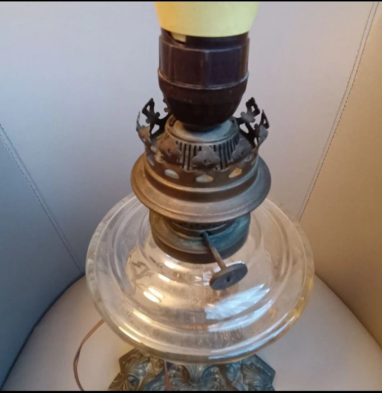 Lampada a olio elettrificata con base in bronzo, anni '30 5