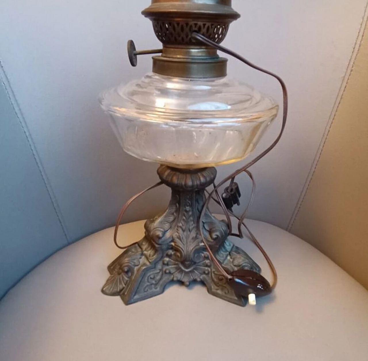 Lampada a olio elettrificata con base in bronzo, anni '30 9