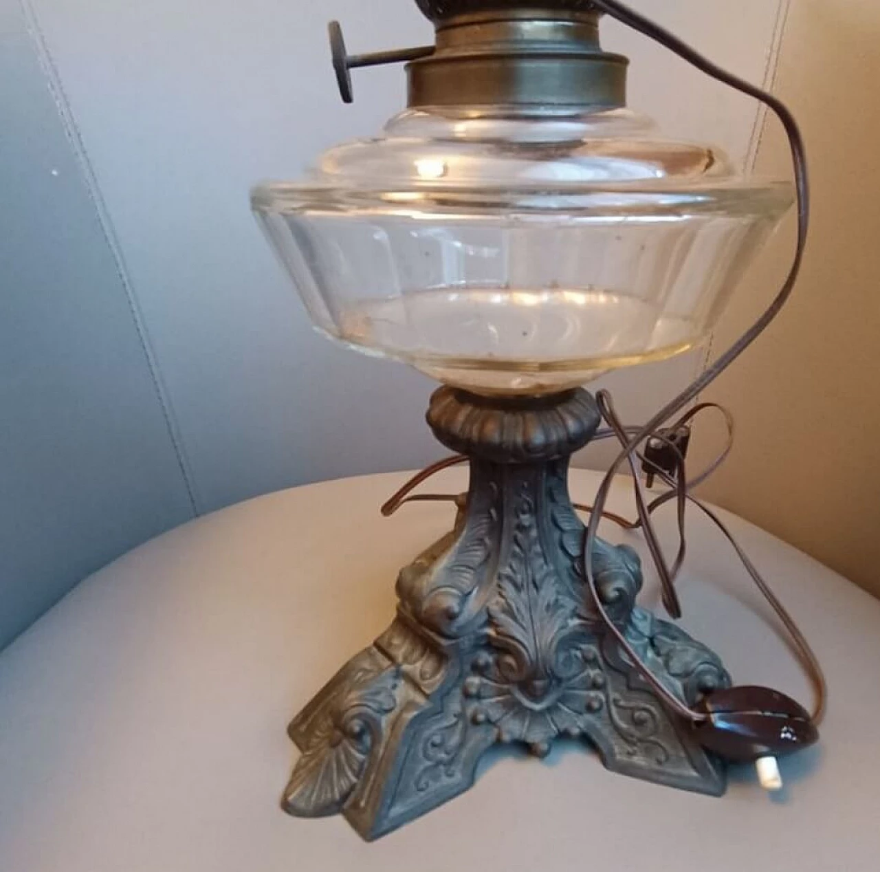 Lampada a olio elettrificata con base in bronzo, anni '30 10
