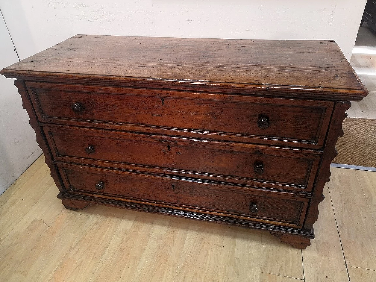 Canterano in massello di abete a tre cassetti, fine '600 3