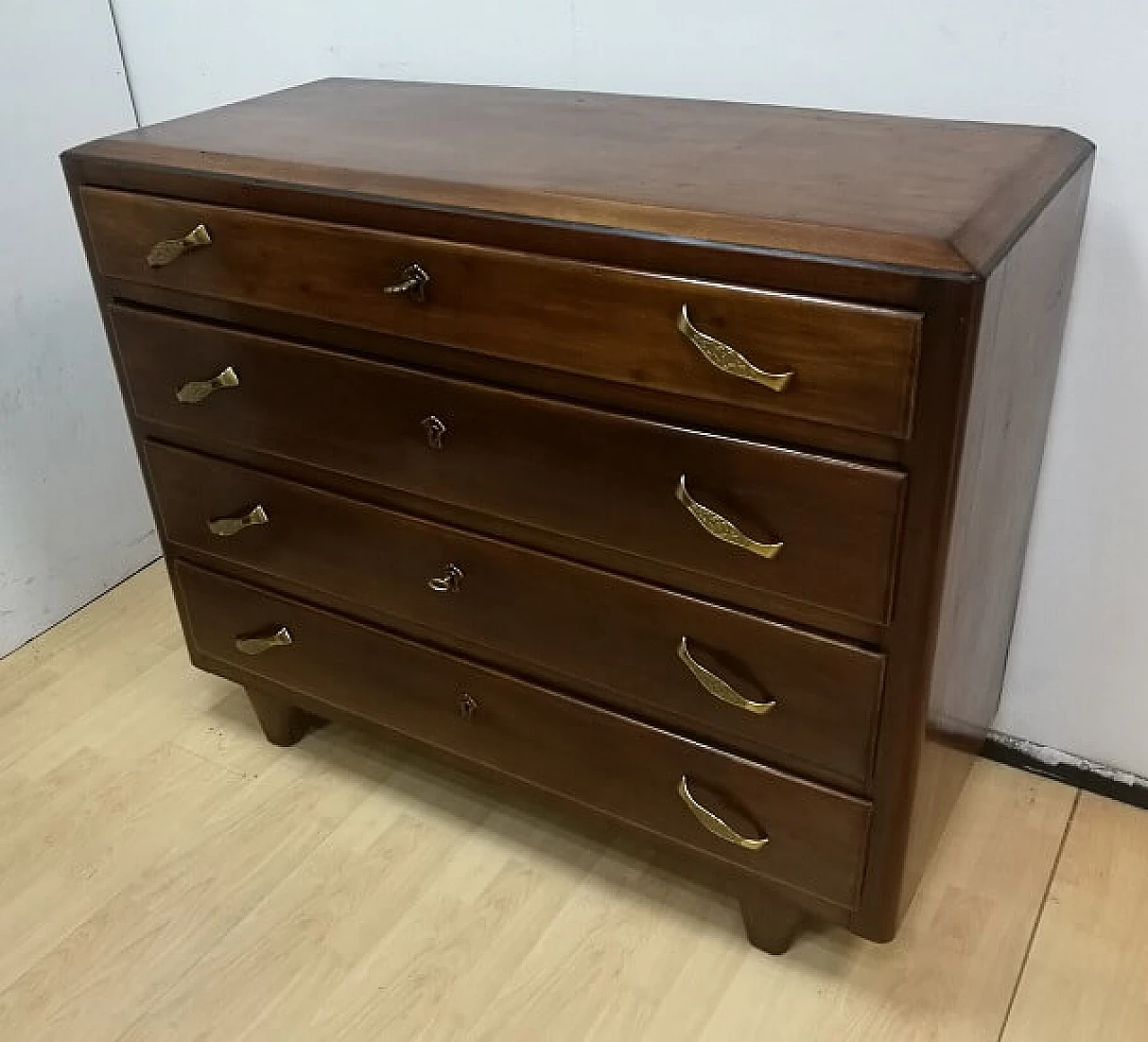 Comò in noce a quattro cassetti Art Decò 3