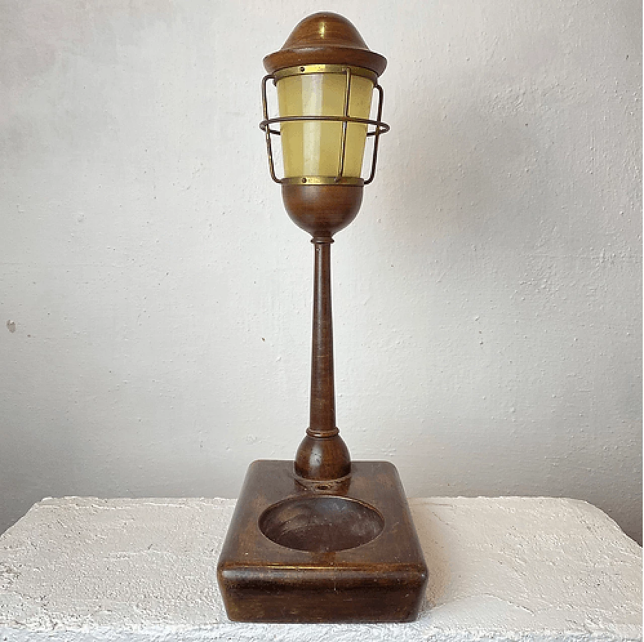 Lampada da tavolo a forma di lampione di Aldo Tura, anni '50 5