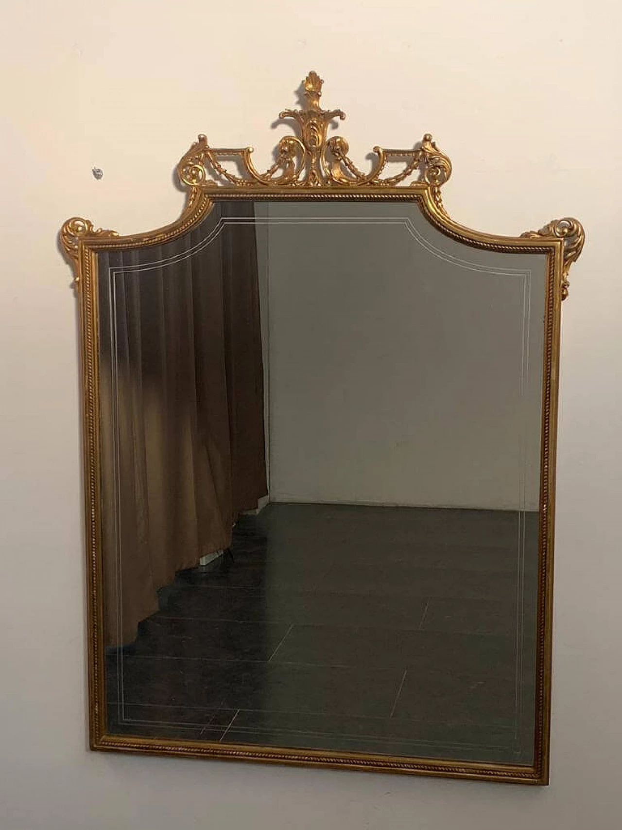 Specchio con cornice dorata, anni '50 2