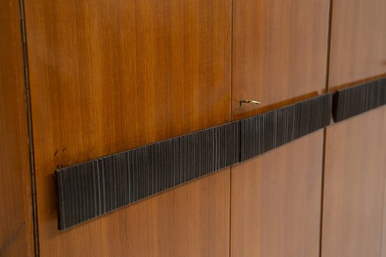 Mobiletto in legno di noce e grissinato di La Permanente Mobili Cantù, anni '50 5