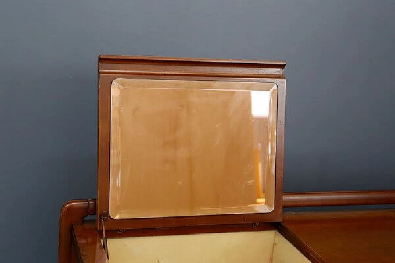 Cassettiera in noce e specchiata rosa, anni '50 4