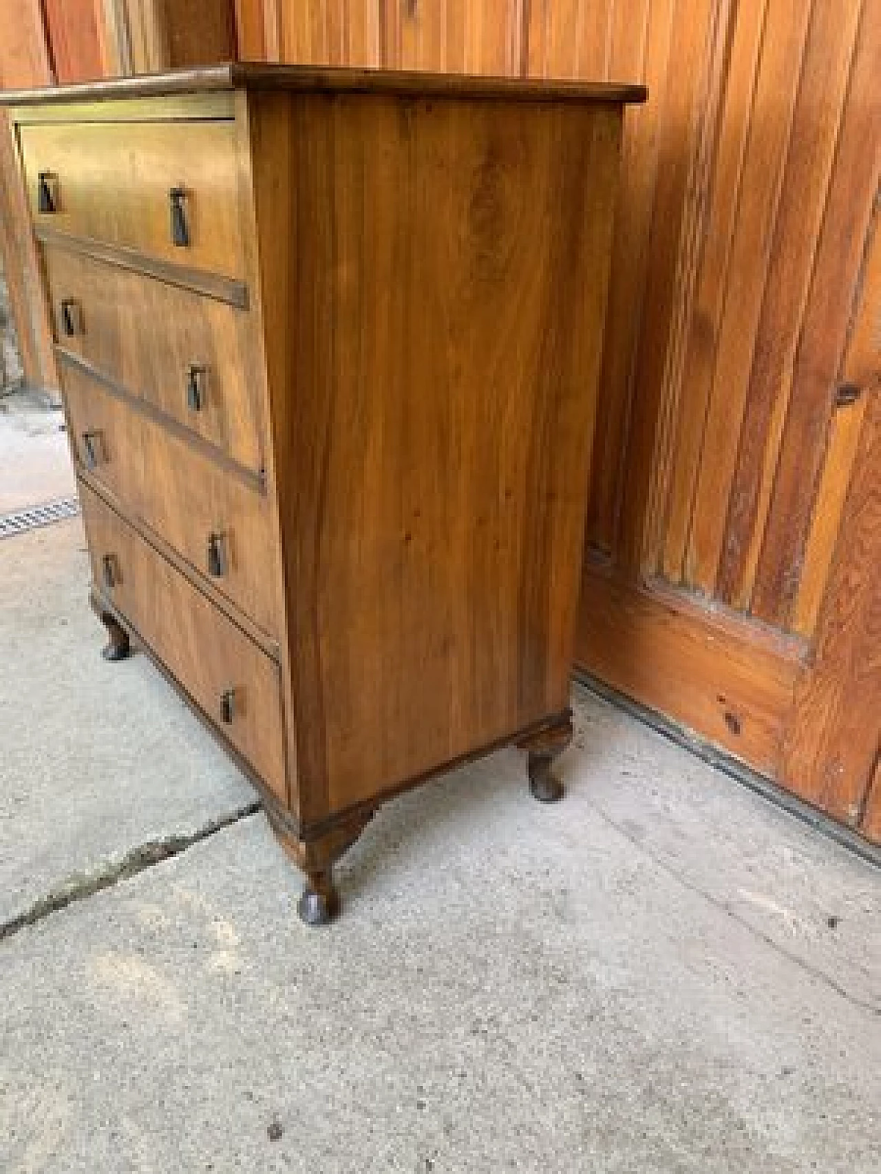 Walnut chest of drawers with four compartments, early 20th century 3