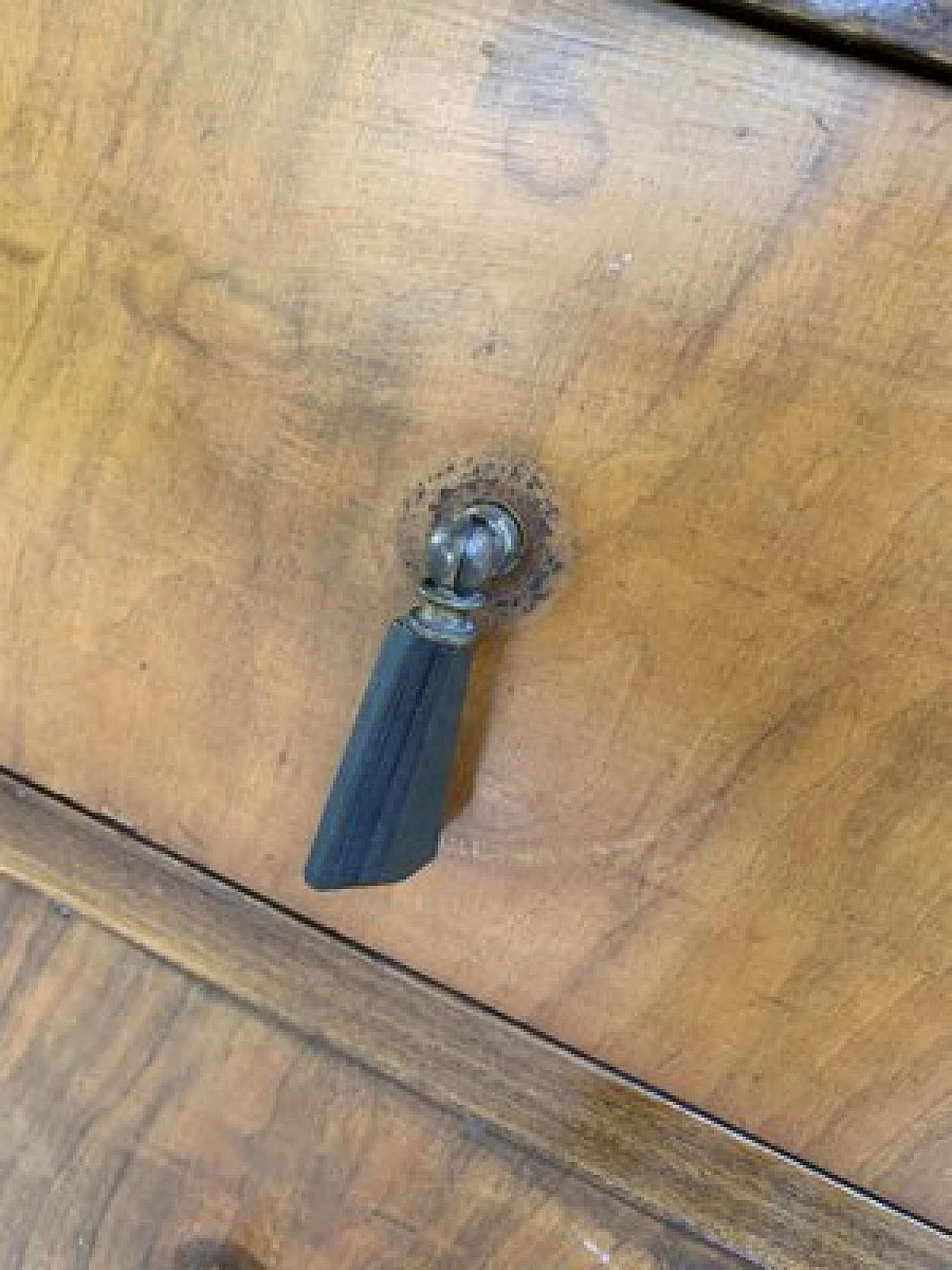 Cassettiera in noce con quattro scomparti, inizio '900 4