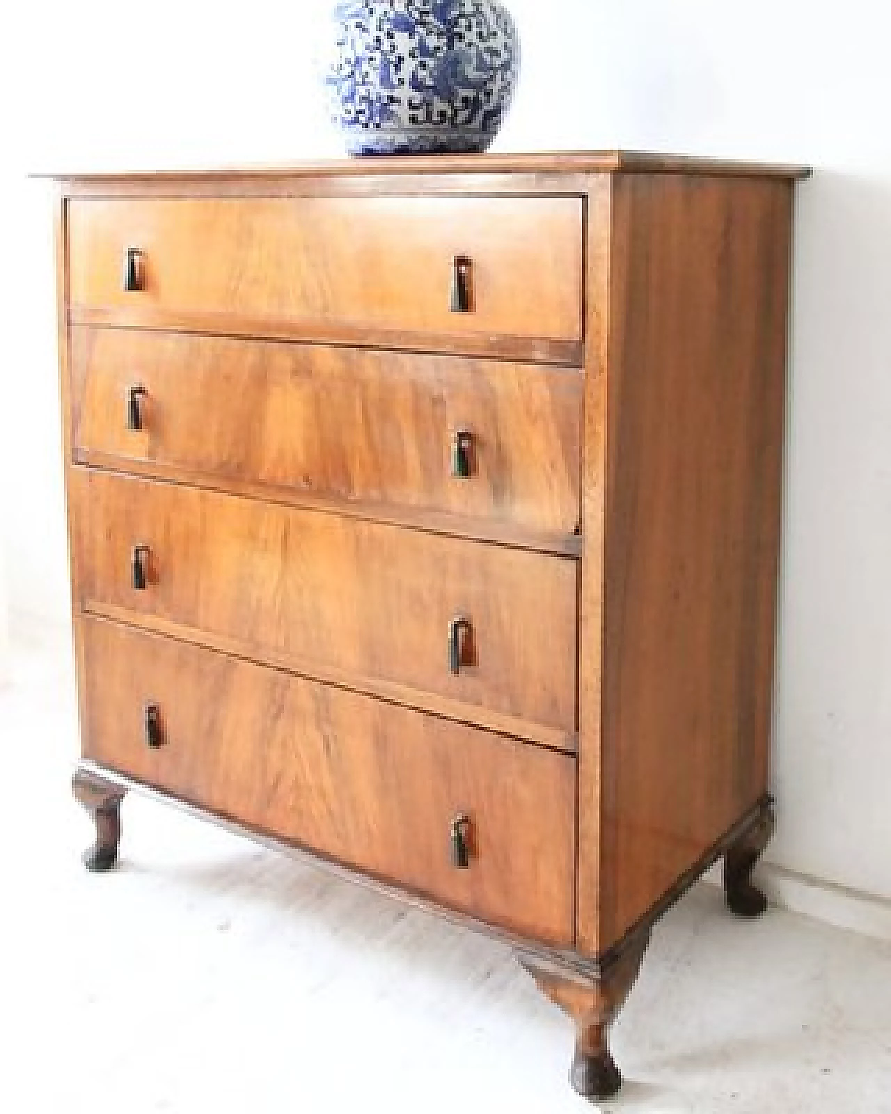 Walnut chest of drawers with four compartments, early 20th century 8