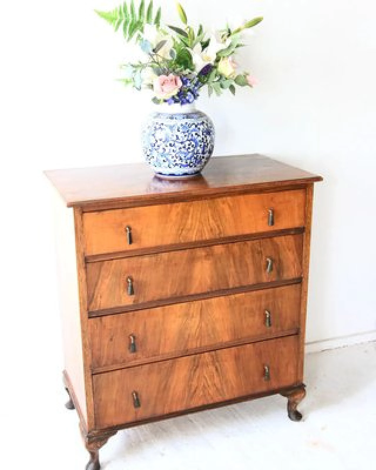 Walnut chest of drawers with four compartments, early 20th century 9