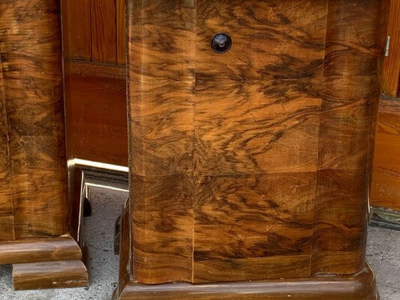 Coppia di comodini Art Déco con anta singola, anni '30 7