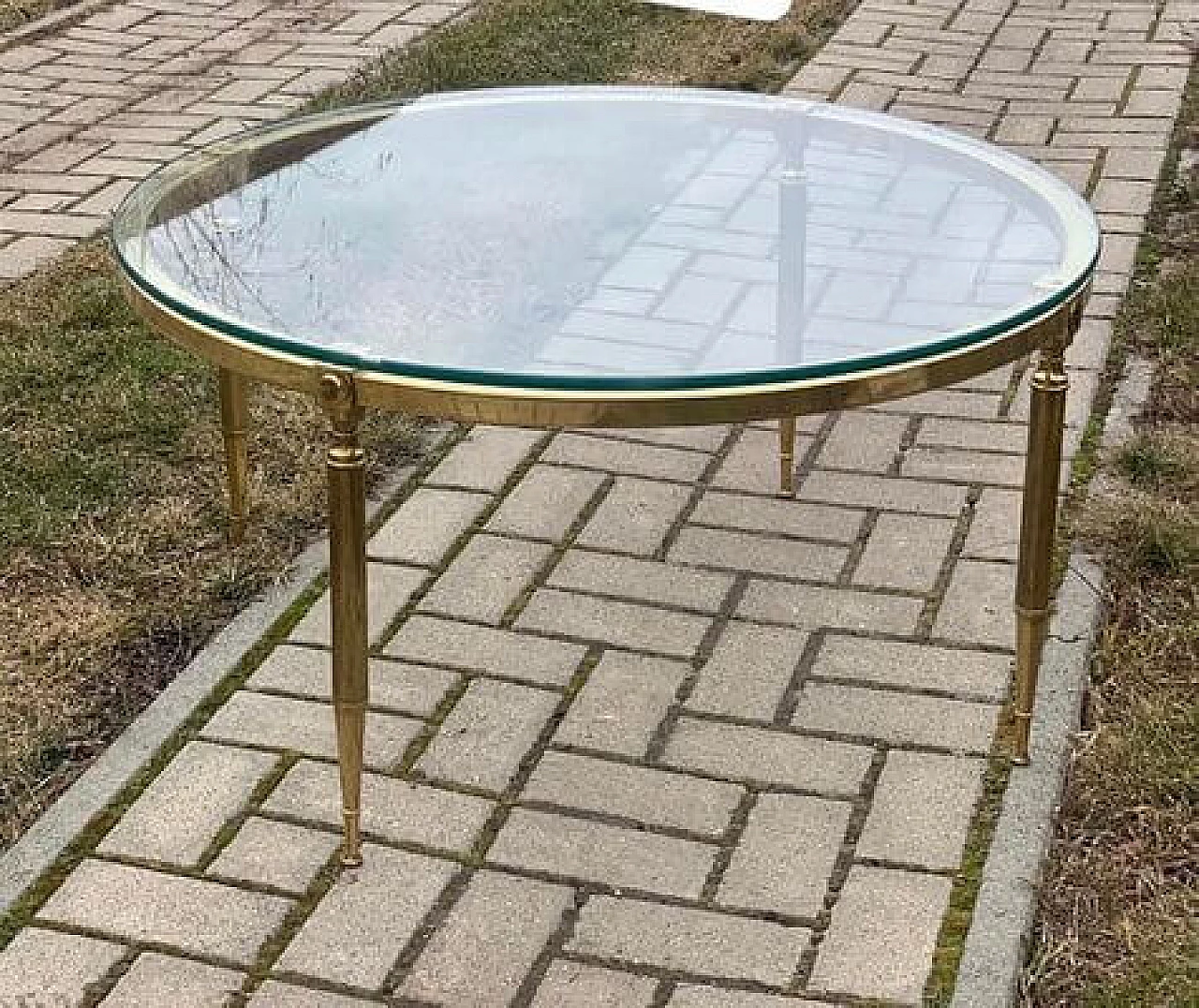Tavolino rotondo in ottone e vetro, anni '70 1
